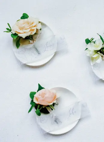 inspiration floral design mariage roses invités